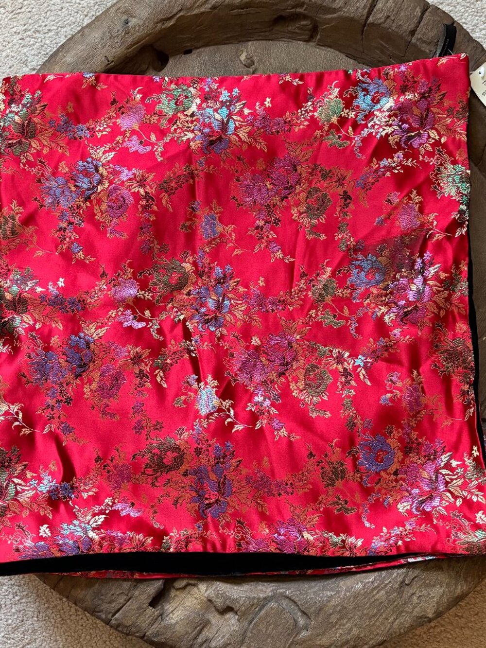 NWT Valerie Stevens red chinoiserie black velvet women's rectangular wrap